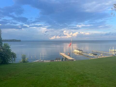 New All Season Family Lake House