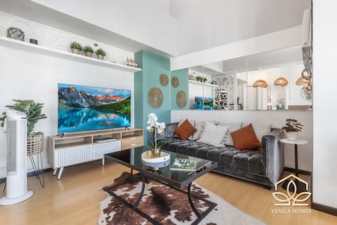 Tropical Oasis w/ best view of BGC + 100mbps wifi