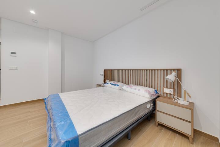 למטה חדר שינה 