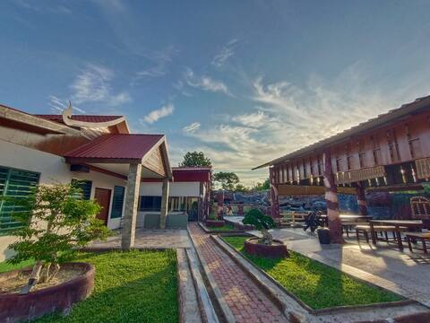 Lubuk Private Party Villa Jacuzzi Pool |  12-20pax