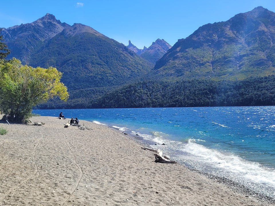 Los Maquis, a mountain house above Lake Gutiérrez, San Carlos de Bariloche, Río Negro, Argentina, photo 10 of 10