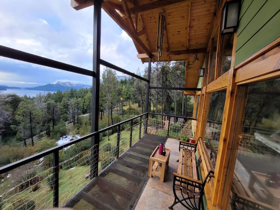 Los Maquis, a mountain house above Lake Gutiérrez, San Carlos de Bariloche, Río Negro, Argentina, photo 5 of 10