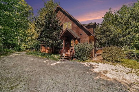 Treehouse Feel, Sleeps 10!