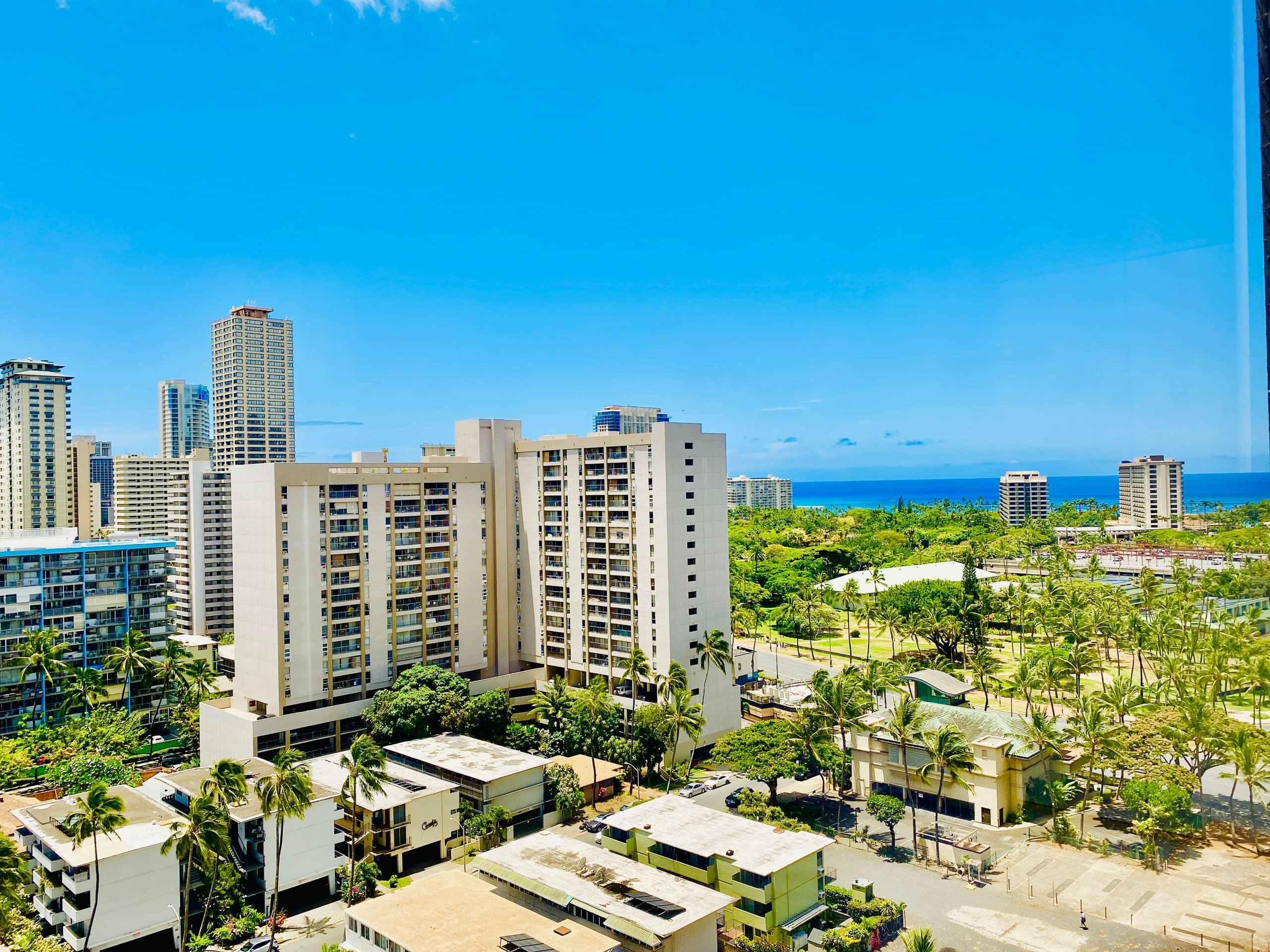 Waikiki Skyline Corner Ocean View Studio - Image 23