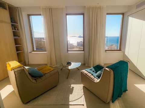 Successful Airbnb property: Beautiful sea view in Marseille 7e Arrondissement