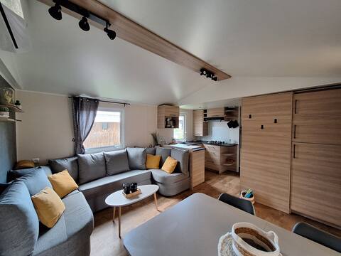 Châtillon-sur-Chalaronne : Mobilhome Le QG