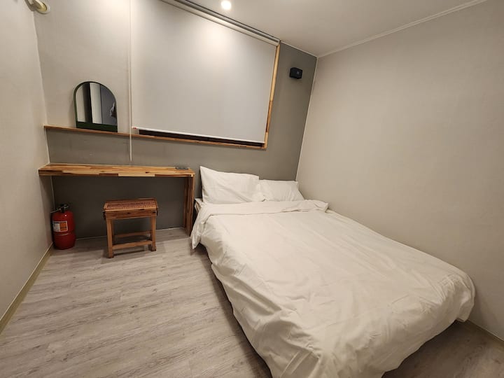 საძინებელი 4