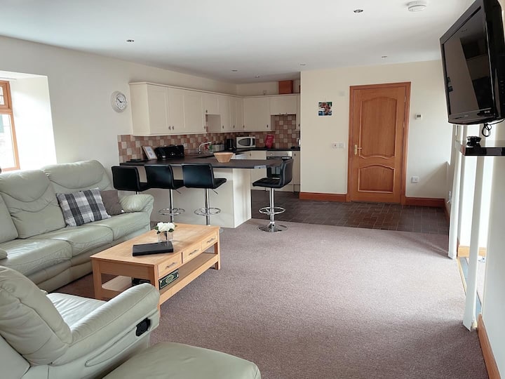 Dungavel Cottage - Biggar