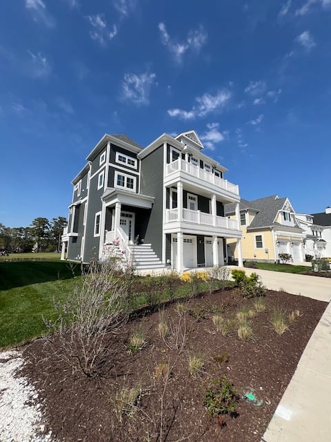 Top-earning Airbnb listing in Selbyville, 5 bedrooms