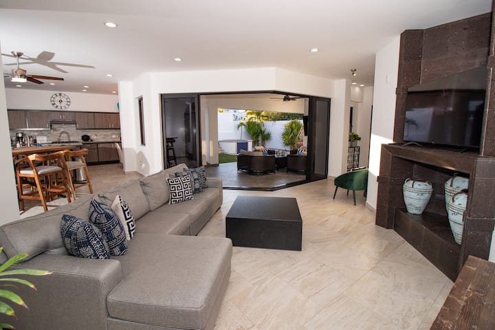 Pedregal 4 Br/4ba Pool+hottub Walk To Beach+marina - Cabo San Lucas