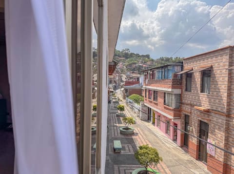 Downtown apartment with balcony, wifi and equipped kitchen