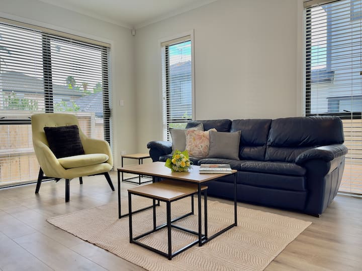 6 Mins To Beach | New 4br 2.5 Bath Airymodern Home - Auckland