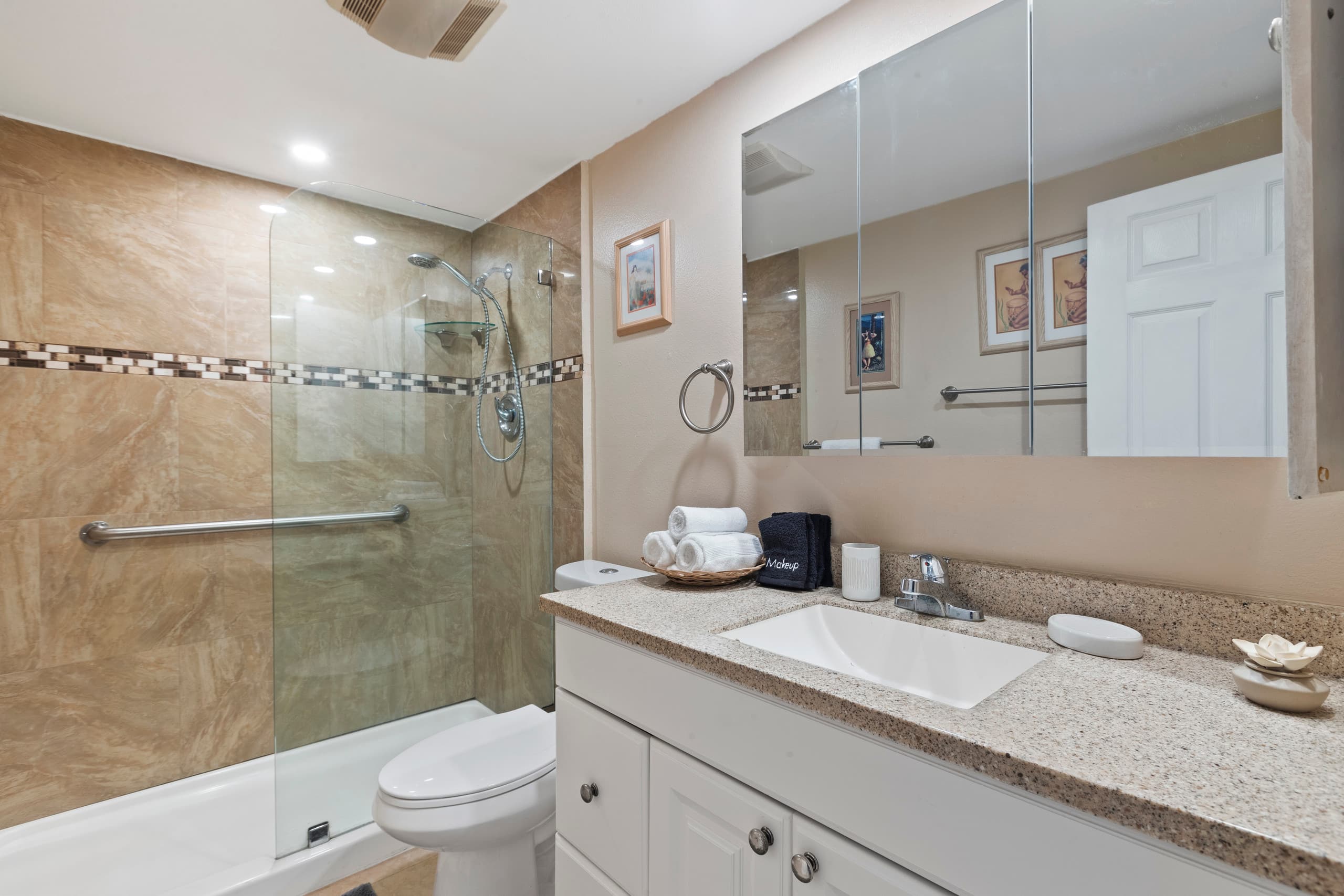 Condo in Kihei · ★4.95 · 1 bedroom · 2 beds · 1 shared bath - Image 9