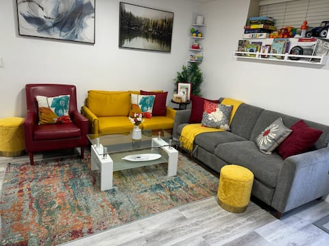 Top performing Airbnb: 3 Room 5 Beds Suite, close to YVR/Skytrain/Transit in Sunset
