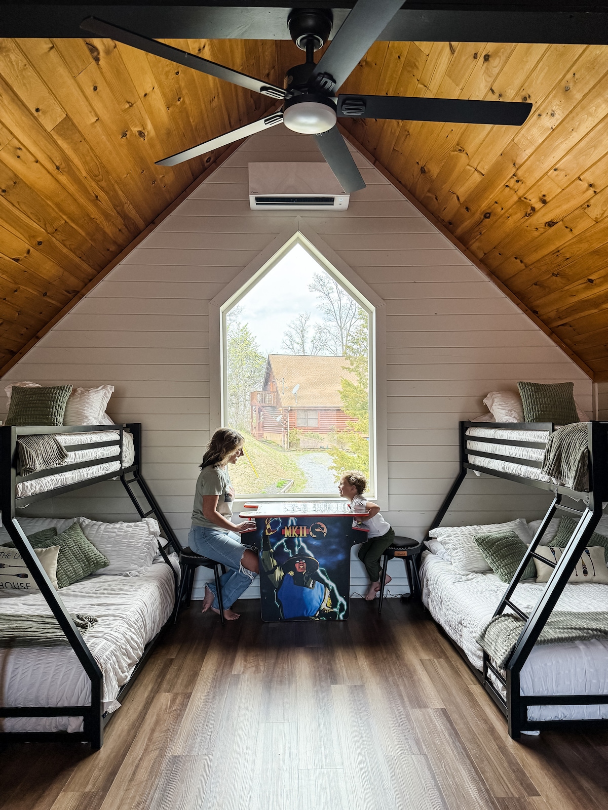 Battle it out w/ mortal fight arcade game