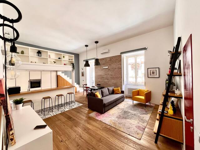 SeaFront Loft Napoli – 1 min. from main Waterfront gallery image 3