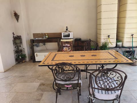 Successful Airbnb property: wellness room in Sérignan