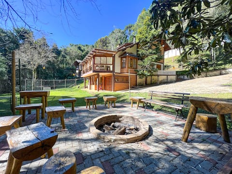 House 1km from the center of Monte Verde