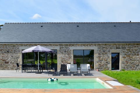 Kerhastel House and Outbuilding 
Sea and Pool