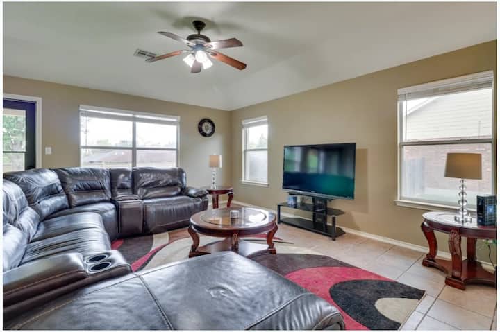 Cosy House, 2 Miles To Kalahari With Hot Tub - Round Rock, TX