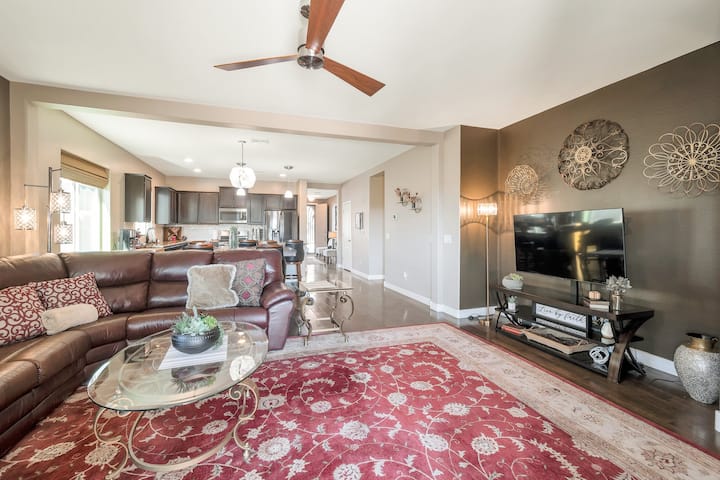 Cozy Retreat W/ New Putting Green - San Tan Valley, AZ