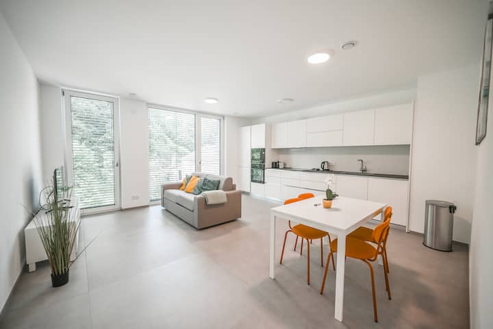 A+ Location 1 Bed Newly Build & Parking Sleeps 4 - Luxemburg