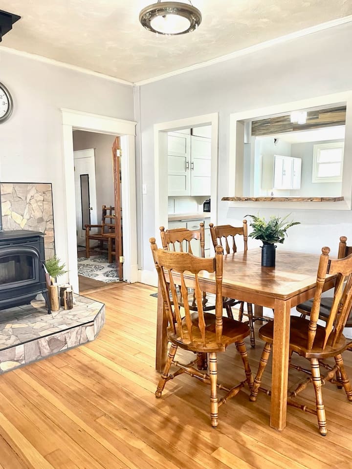 《Rustic Cheyenne Retreat Downtown Pet Friendly》 - Cheyenne, WY