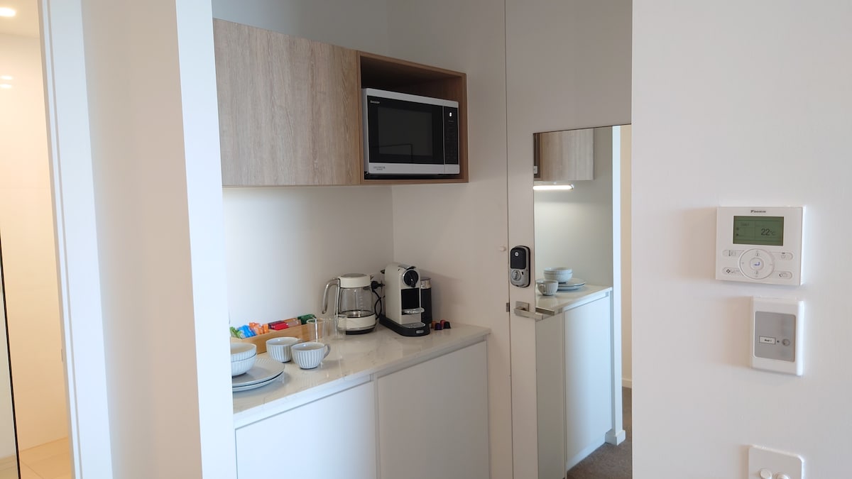 Successful Airbnb property: Luxe Studio by the Beach in Coolangatta