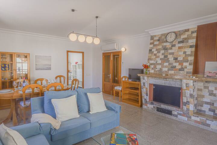 Large Terrace Near Beaches In Quiet Area - Colònia de Sant Jordi