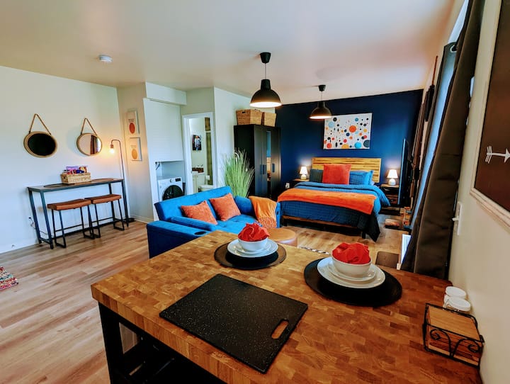 Perfect Detroit Base: Clean, Cozy, & Well-Located