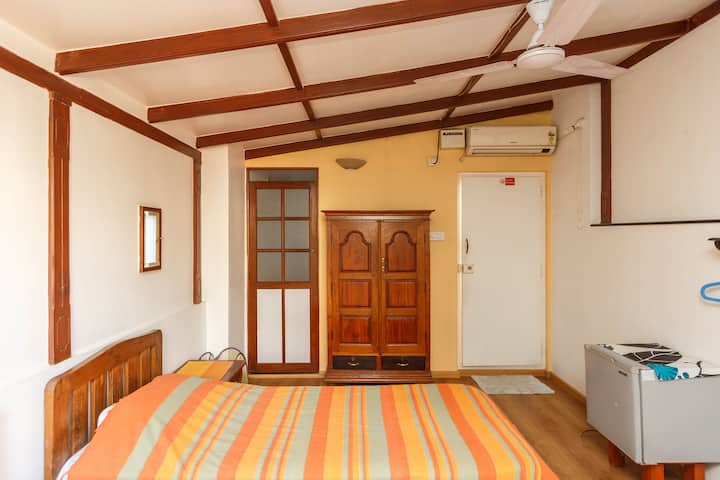 Bright & Airy Guest House In The Heart Of The City - Bengaluru