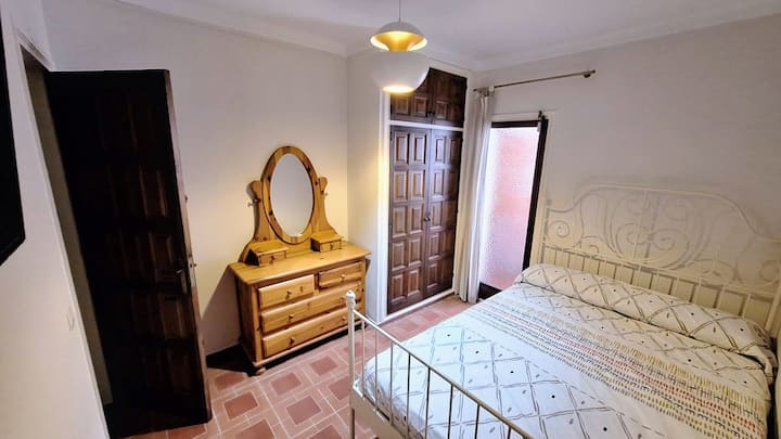 سرير مزدوج 135 سم