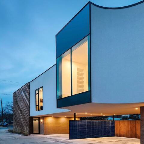 The Austin Oasis – Modern, Spacious & Very Central gallery image 2