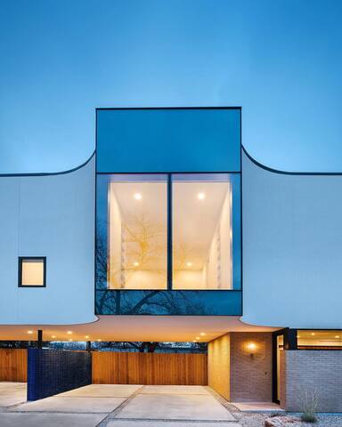 The Austin Oasis – Modern, Spacious & Very Central gallery image 3