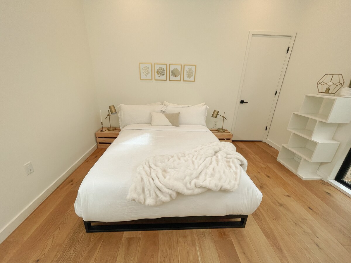 The Austin Oasis - Modern, Spacious & Very Central