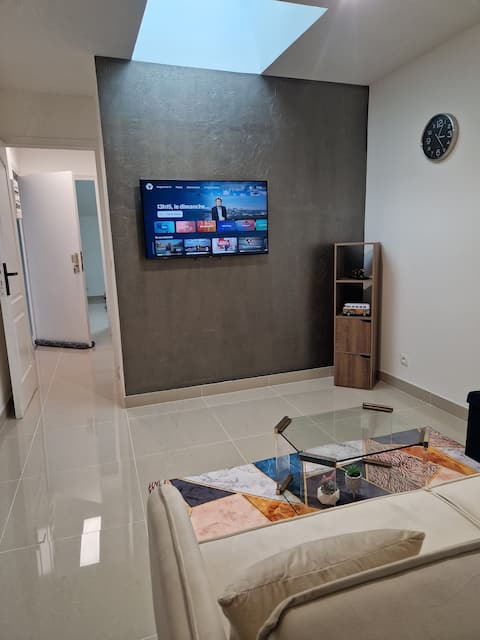 Top performing Airbnb: F2 type apartment near Stade de France in Saint Denis