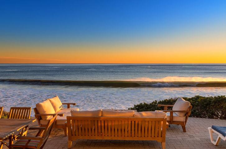 Amazing ocean front house on beach (6 guests MAX!) gallery image 5