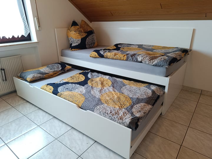 חדר שינה 2 - 3/3