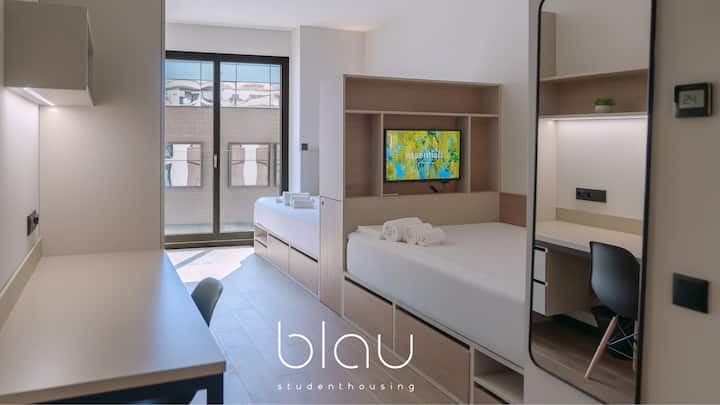 Twin Double Studio, Pool & Gym (Adults Only) - Barcelona