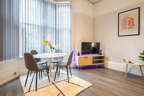 Popular Airbnb listing: MARSH 2 lux appartments in Withington