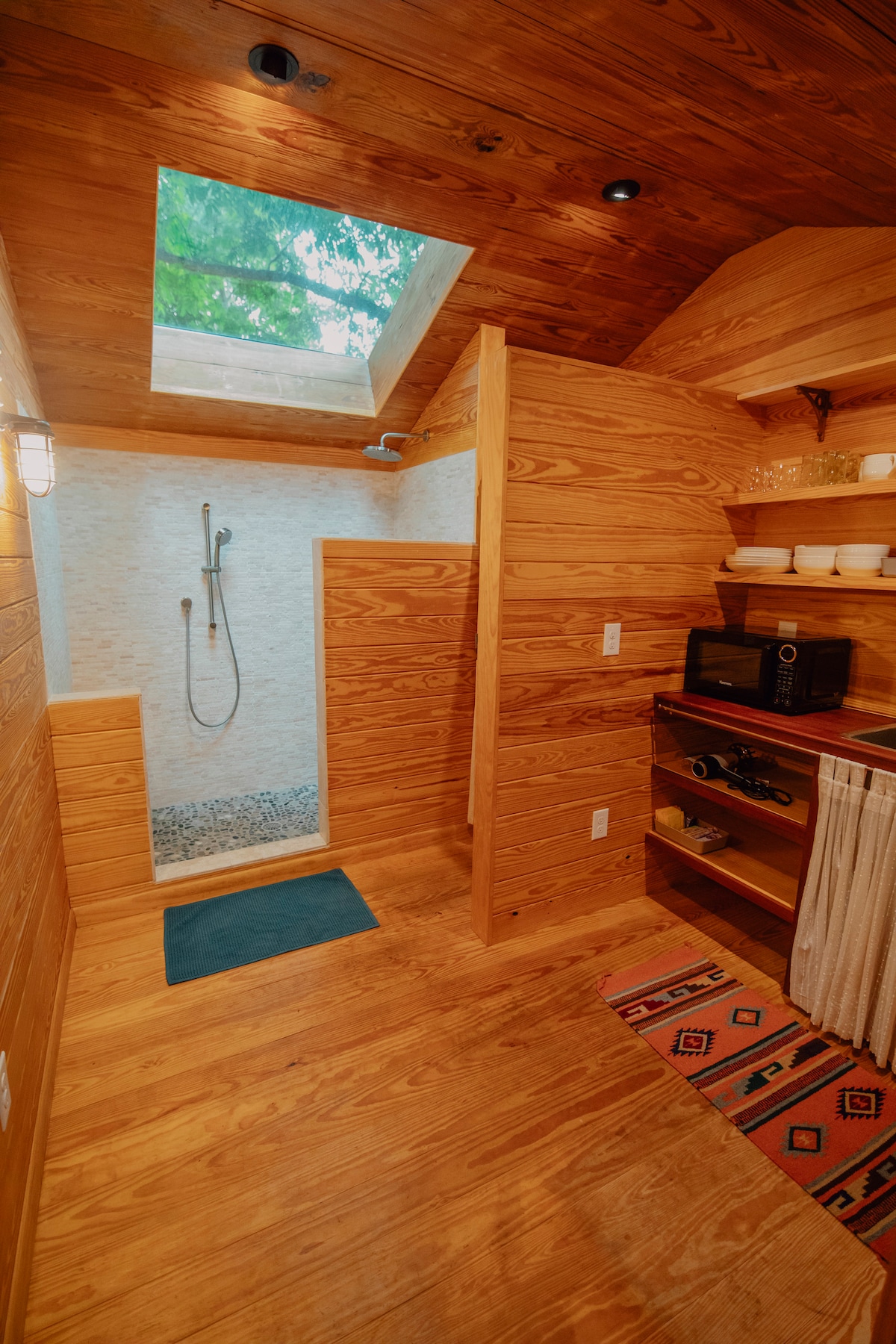 East Austin Cottage. Close to UT/Moody/Downtown.