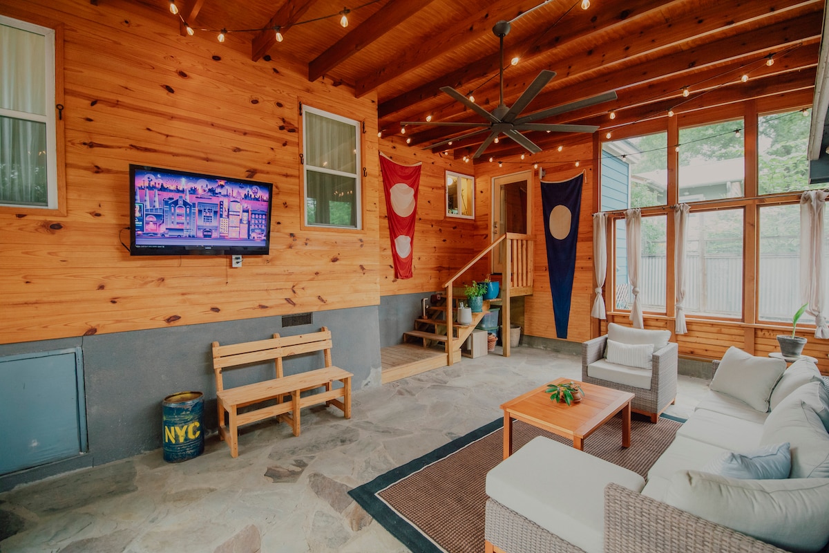 East Austin Cottage. Close to UT/Moody/Downtown.