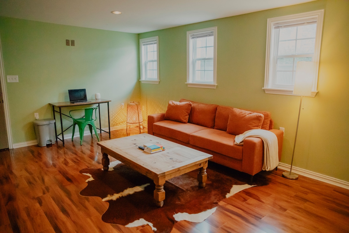 East Austin Cottage. Close to UT/Moody/Downtown.