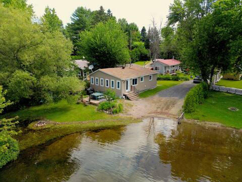 NEW Lakefront 3 bed chalet Wi-Fi