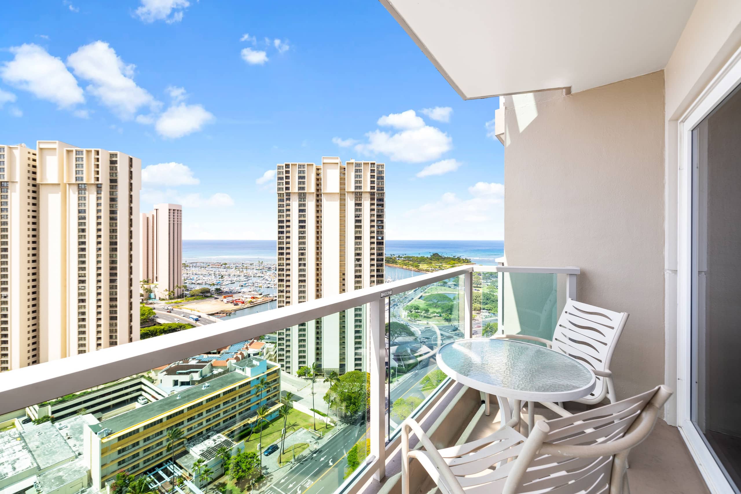 Hotel in Honolulu · ★4.7 · 1 bedroom · 2 beds · 1 private bath - Image 7