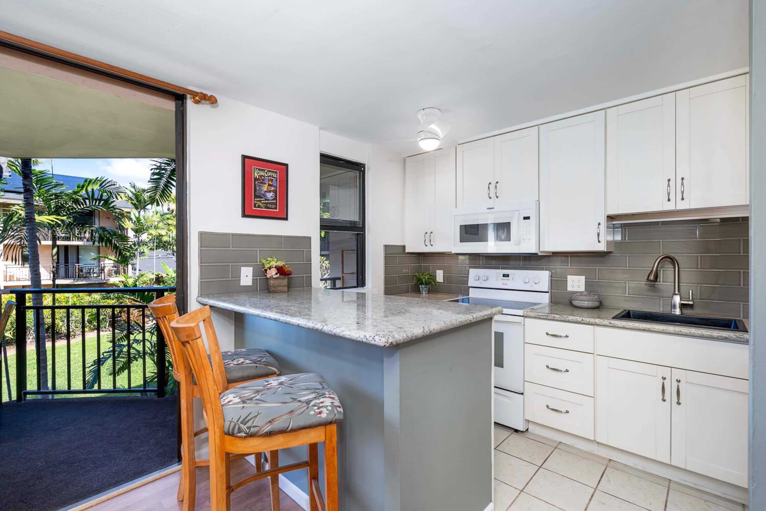 Condo in Kailua-Kona · ★4.97 · 1 bedroom · 2 beds · 1 bath - Image 4