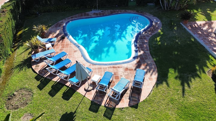 XPCE Artola Playa - Villa de Lujo con pista de padel privada y piscina - Image 4