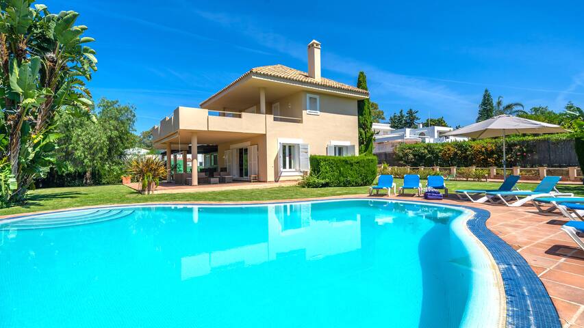 Xperience Malaga Apartments managed Airbnb listing 1