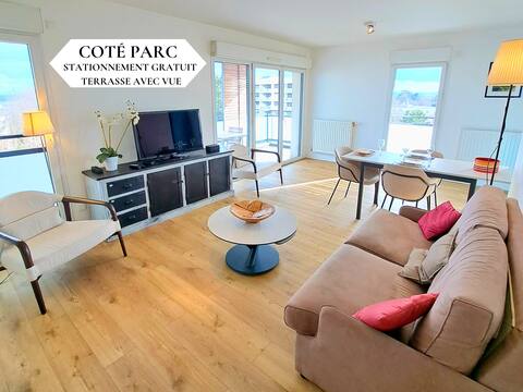 Park side, designer apartment with terrace