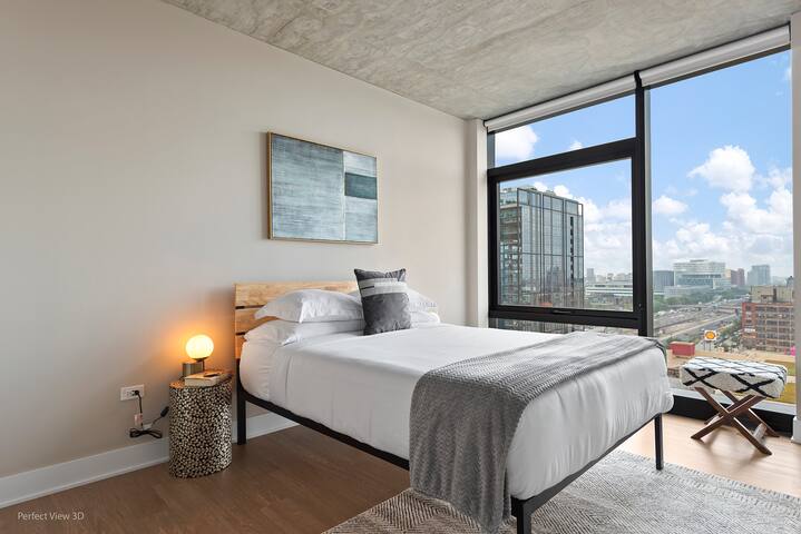 Prime West Loop 2BR Apts + Event Convenience gallery image 3